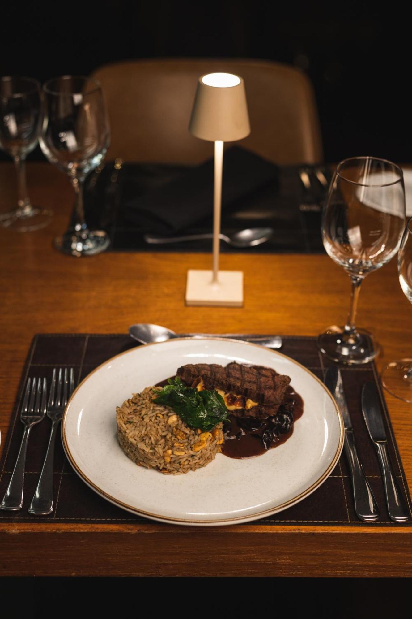 Ouro Minas Hotel Belo Horizonte, Dolce By Wyndham Экстерьер фото A plate of food